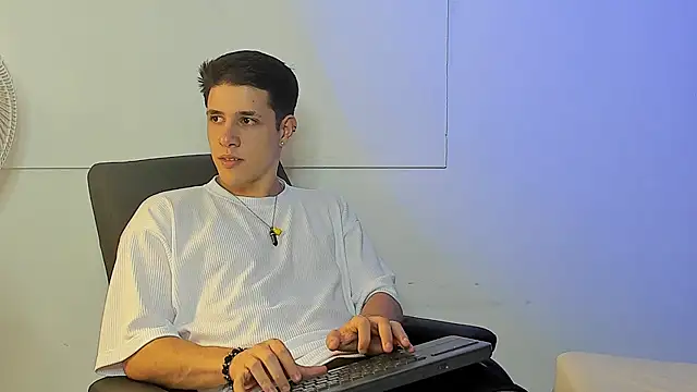 Adan rivas  online show from 12-26-24, 10:20