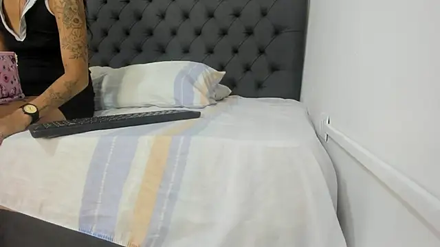  candy jade  online show from 05-13-26, 12:35