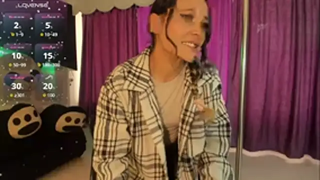 Coral Gibson online show from 11-02-25, 01:24