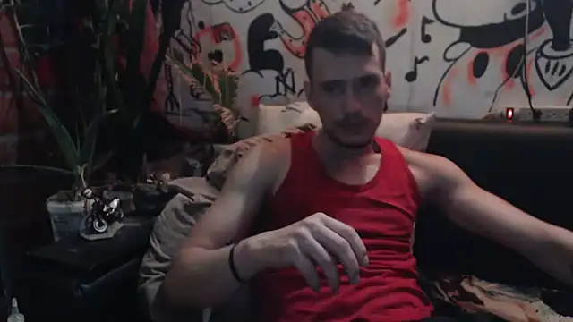 Snapshot of roystonee01 chatting on 04-14-26, 01:55 roystonee01 online show from 04-14-26, 01:55