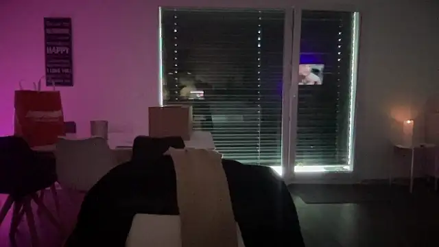 Snapshot of WilloGirl chatting on 03-16-25, 09:05 WilloGirl online show from 03-16-25, 09:05