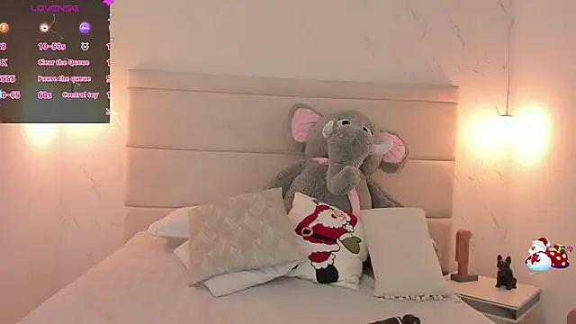 Mollymoon1 online show from 12-20-25, 05:20