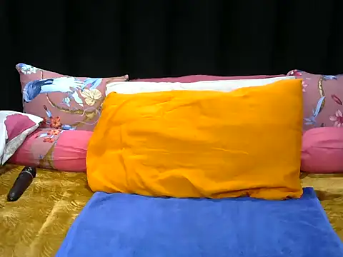 Pearl 00 online show from 05-16-26, 03:00