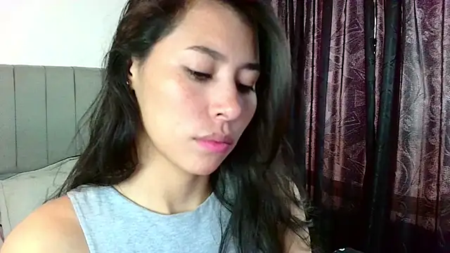 Snapshot of _joy_yva chatting on 12-08-24, 04:28 joy yva online show from 12-08-24, 04:28