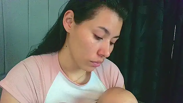 Snapshot of _joy_yva chatting on 12-18-24, 10:35 joy yva online show from 12-18-24, 10:35