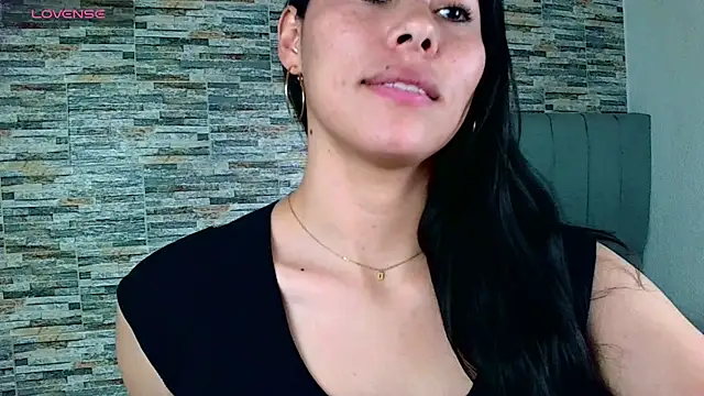 Snapshot of _joy_yva chatting on 01-30-25, 04:45 joy yva online show from 01-30-25, 04:45