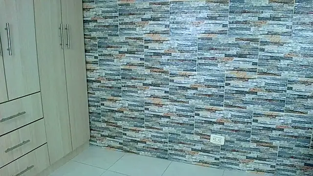 Snapshot of _joy_yva chatting on 02-10-25, 06:45 joy yva online show from 02-10-25, 06:45