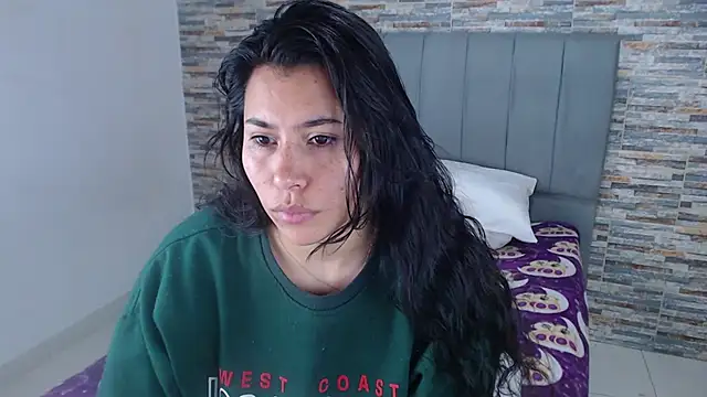 Snapshot of _joy_yva chatting on 09-25-25, 03:27 joy yva online show from 09-25-25, 03:27