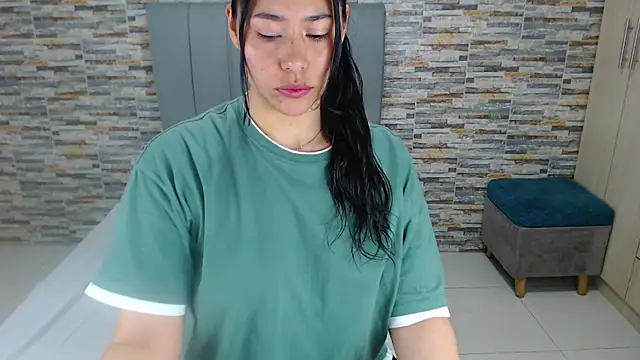 Snapshot of _joy_yva chatting on 09-26-25, 04:33 joy yva online show from 09-26-25, 04:33