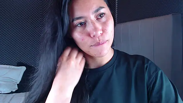 Snapshot of _joy_yva chatting on 12-03-25, 08:07 joy yva online show from 12-03-25, 08:07