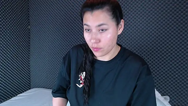 Snapshot of _joy_yva chatting on 12-16-25, 09:42 joy yva online show from 12-16-25, 09:42