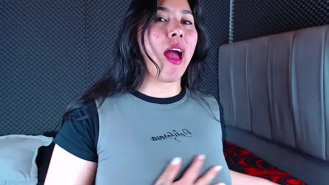 Snapshot of _joy_yva chatting on 12-19-25, 11:23 joy yva online show from 12-19-25, 11:23