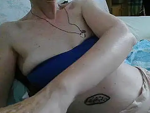 Snapshot of VeneRed chatting on 06-27-26, 12:22 VeneRed online show from 06-27-26, 12:22