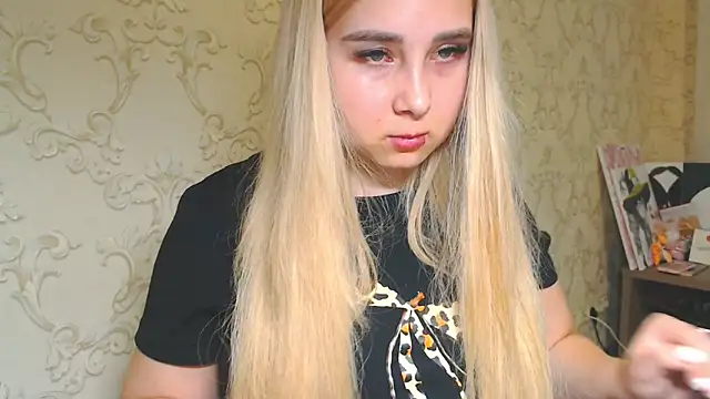 Snapshot of DolphinDreams chatting on 04-17-26, 03:37 DolphinDreams online show from 04-17-26, 03:37