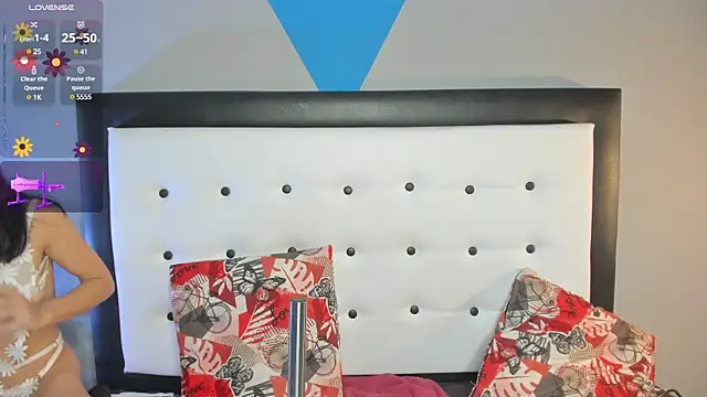 valeria hurtado online show from 02-05-25, 02:08