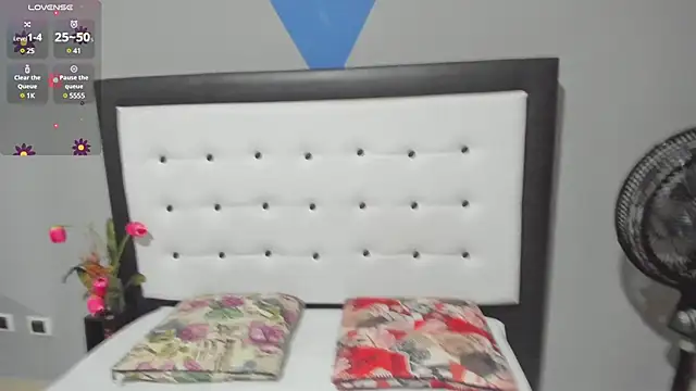 valeria hurtado online show from 02-26-25, 02:59