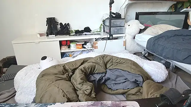 Snapshot of CeriseLapine chatting on 04-03-26, 09:40 CeriseLapine online show from 04-03-26, 09:40