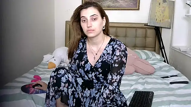 Snapshot of Iren chatting on 06-24-26, 03:44 Iren online show from 06-24-26, 03:44