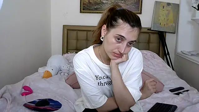 Snapshot of Iren chatting on 06-26-26, 01:15 Iren online show from 06-26-26, 01:15