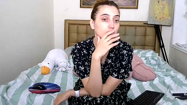 Snapshot of Iren chatting on 07-15-26, 10:31 Iren online show from 07-15-26, 10:31