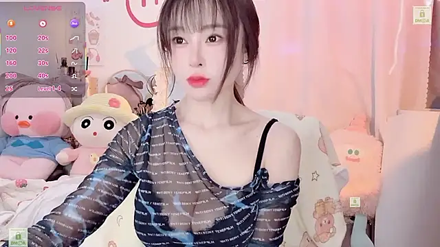 Snapshot of Carly_1 chatting on 01-18-26, 02:43 Carly 1 online show from 01-18-26, 02:43