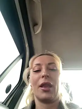 Diamond Bunny  online show from 03-23-26, 02:54