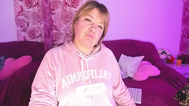 CurlyDreams online show from 02-19-26, 06:42