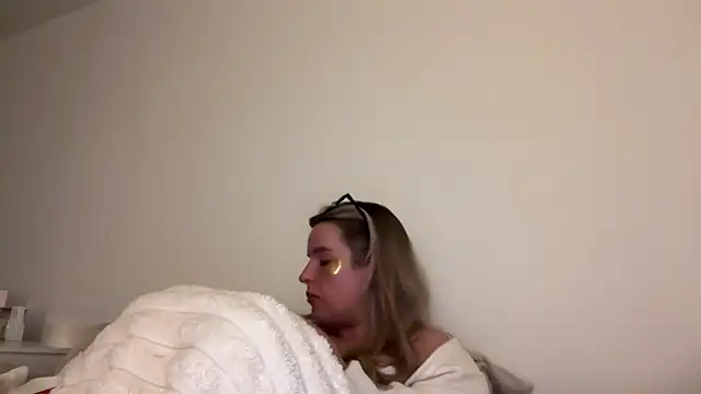 maisiesmithx online show from 04-16-26, 09:39