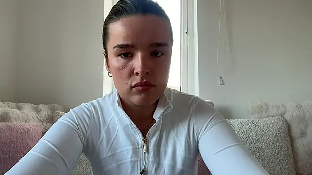 Snapshot of maisiesmithx chatting on 07-02-26, 07:09 maisiesmithx online show from 07-02-26, 07:09