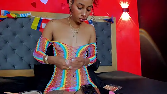 Snapshot of YayaHilton chatting on 06-27-26, 05:56 YayaHilton online show from 06-27-26, 05:56