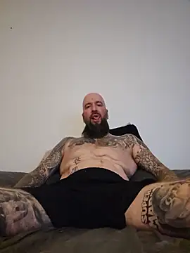 Snapshot of Beardedtattood chatting on 06-23-26, 12:19 Beardedtattood online show from 06-23-26, 12:19