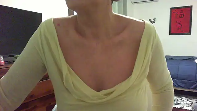 Snapshot of __Angel78__ chatting on 04-12-26, 02:44 Angel78 online show from 04-12-26, 02:44