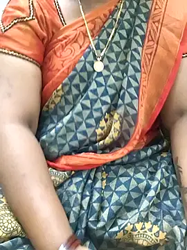 Snapshot of MaaliiiPonuTamil chatting on 06-05-26, 01:01 MaaliiiPonuTamil online show from 06-05-26, 01:01
