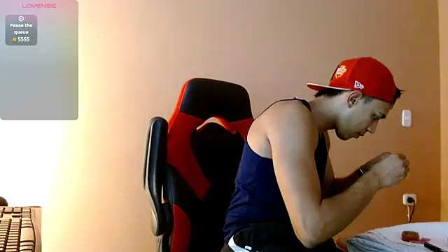 Snapshot of karlgiles_ chatting on 01-10-25, 07:00 karlgiles online show from 01-10-25, 07:00