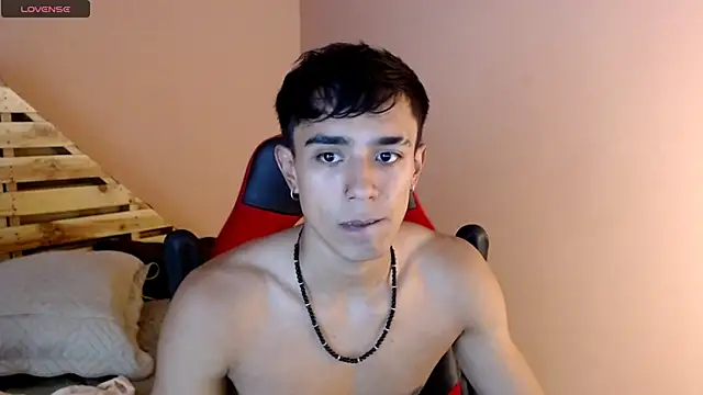 Snapshot of karlgiles_ chatting on 02-14-25, 05:46 karlgiles online show from 02-14-25, 05:46