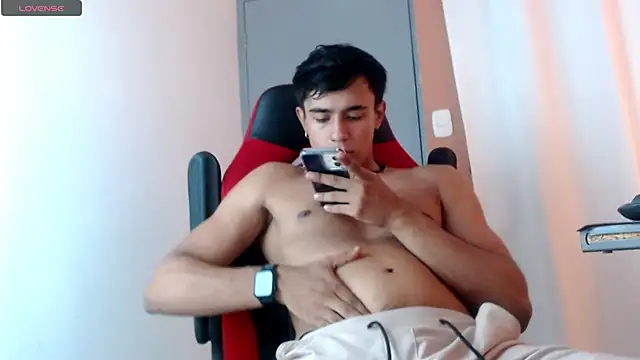 Snapshot of karlgiles_ chatting on 03-01-25, 06:11 karlgiles online show from 03-01-25, 06:11