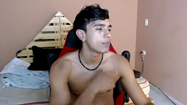 Snapshot of karlgiles_ chatting on 03-06-25, 08:37 karlgiles online show from 03-06-25, 08:37