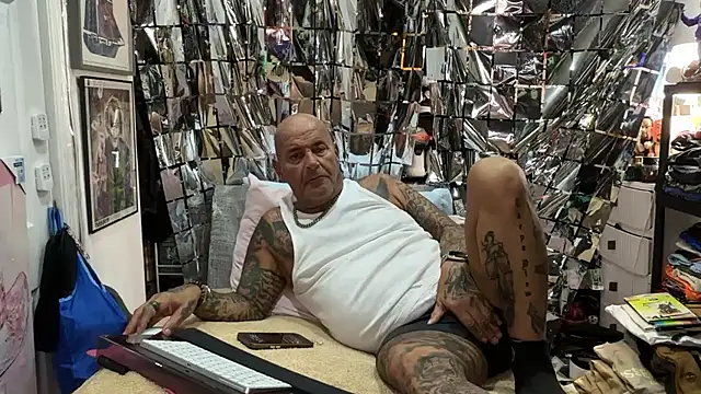 joeytatts66 online show from 04-10-26, 02:50