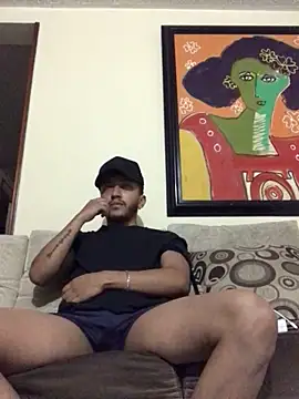 Snapshot of kmilo2405 chatting on 12-22-25, 02:41 kmilo2405 online show from 12-22-25, 02:41