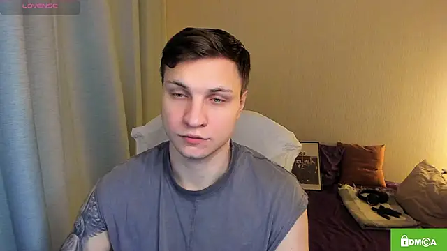 Snapshot of handsome_guy01 chatting on 03-04-26, 12:38 handsome guy01 online show from 03-04-26, 12:38