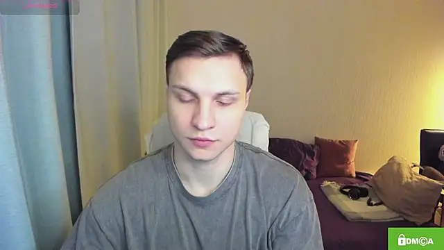 Snapshot of handsome_guy01 chatting on 03-25-26, 04:46 handsome guy01 online show from 03-25-26, 04:46