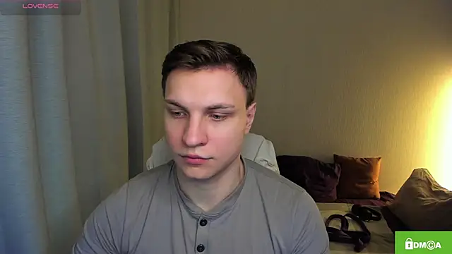 Snapshot of handsome_guy01 chatting on 04-05-26, 01:25 handsome guy01 online show from 04-05-26, 01:25