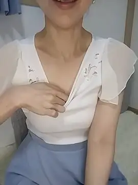 Snapshot of Hana-tan chatting on 07-18-26, 06:17 Hana-tan online show from 07-18-26, 06:17