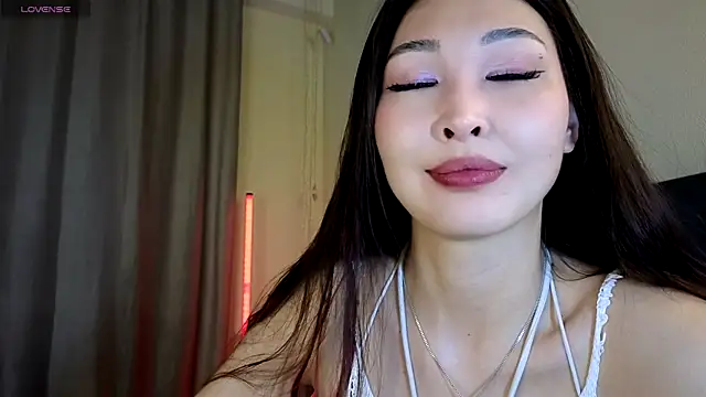 Snapshot of honey_yani chatting on 05-16-26, 10:41 honey yani online show from 05-16-26, 10:41