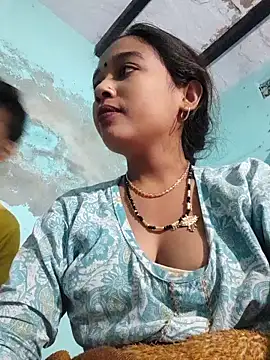 Snapshot of Surajpuja79 chatting on 11-26-25, 03:18 Surajpuja79 online show from 11-26-25, 03:18