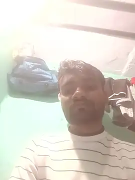 Snapshot of Surajpuja79 chatting on 01-11-26, 06:18 Surajpuja79 online show from 01-11-26, 06:18