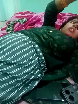 Snapshot of Surajpuja79 chatting on 02-16-26, 08:32 Surajpuja79 online show from 02-16-26, 08:32