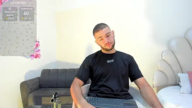 MaximusDick1  online show from 07-07-26, 12:09