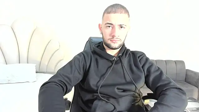 MaximusDick1  online show from 07-08-26, 11:37
