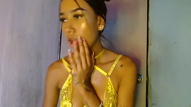 Snapshot of dulcelatina222 chatting on 03-20-26, 05:12 dulcelatina222 online show from 03-20-26, 05:12